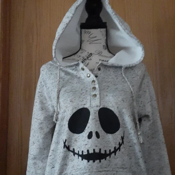 Sweatshirt/Hoodie - Picture 1 of 5